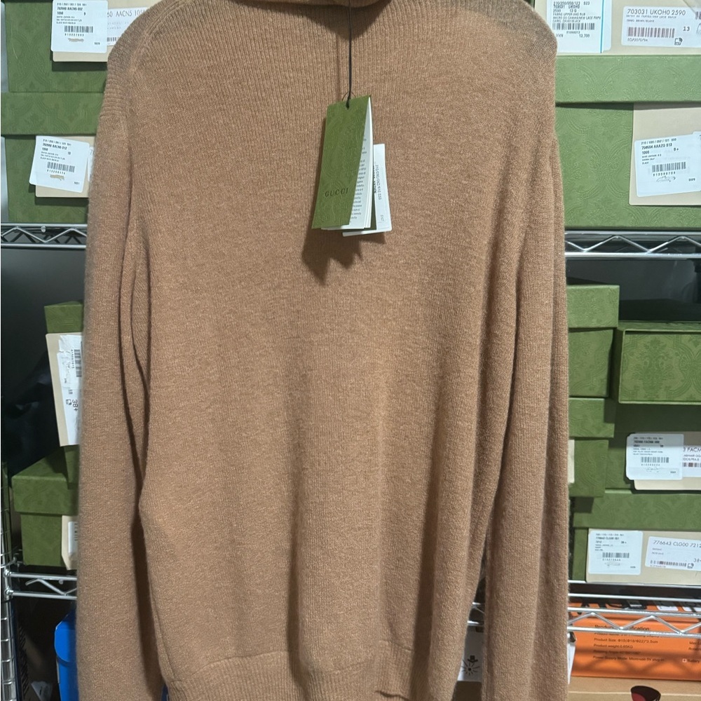 Men’s Gucci Tan Turtleneck Sweater Soft Knit Classic - Picture 7 of 7